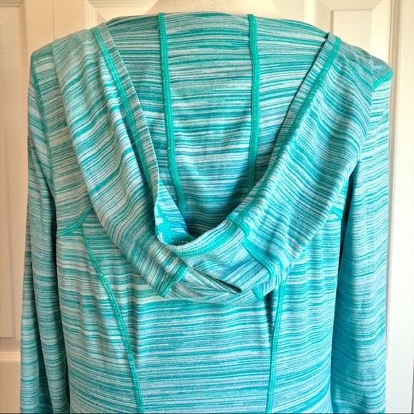Zella Turquoise Blue Athletic Pullover Hoodie Top Large - Picture 11 of 13